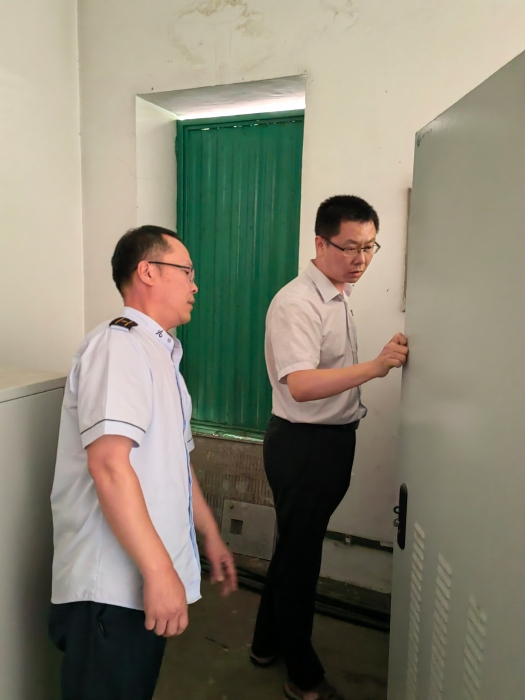 京秦分公司领导到鸦鸿桥收费站调研指导工作1