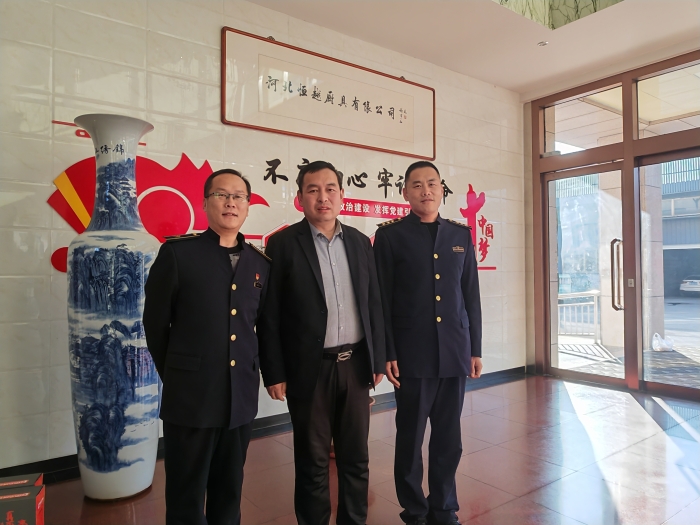 鸦鸿桥收费站：进企业促了解 引车流促增收