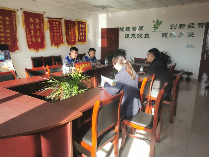 迁安收费站主动推广智能服务  助力司乘智慧出行