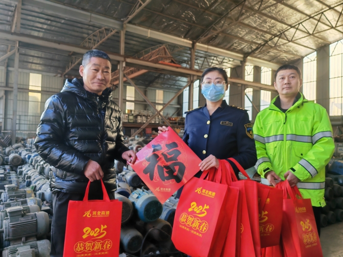 鸦鸿桥收费站走访企业送上新春祝福