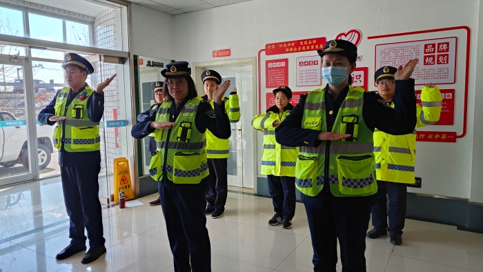 筑牢收费服务基石：鸦鸿桥收费站开展“学业务、抓规范、强服务”收费业务技能提升活动 (2)