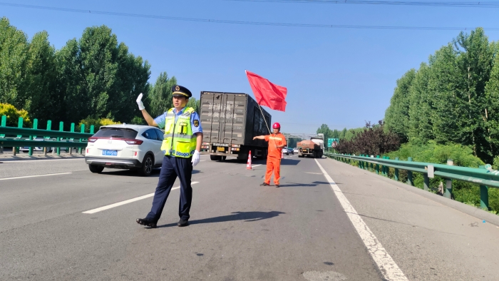2025.6.23以快制“堵”协同破局：迁安保通保畅大队守护京秦高速平安路