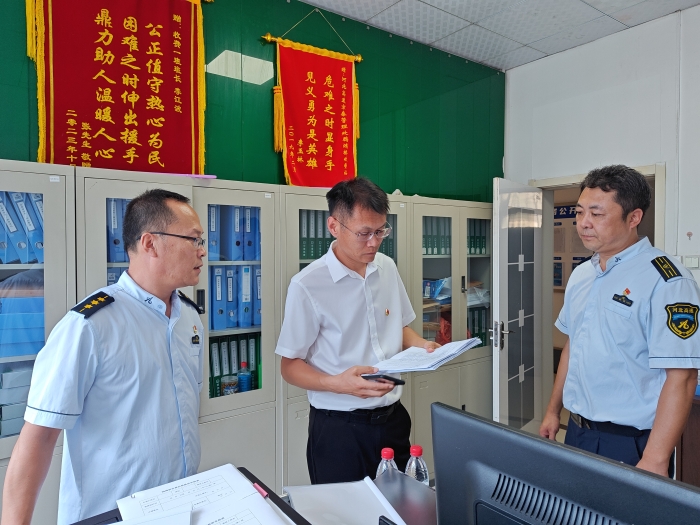 京秦分公司纪委领导到鸦鸿桥收费站督导检查1