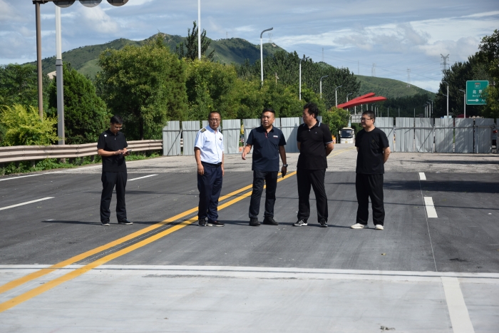 2025.8.28京秦分公司迁安保通保畅应急大队联合多部门召开G508(平青乐线)上跨京哈高速桥梁专题通报会 (1)
