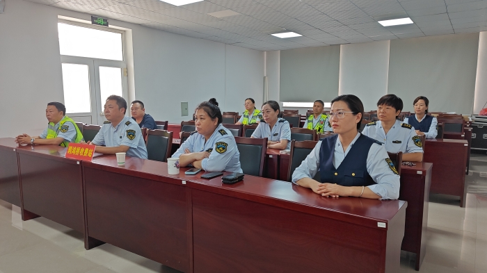 京秦分公司鸦鸿桥收费站组织观看抗战胜利80周年纪念大会直播2