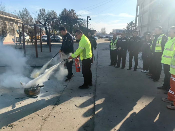 2025.11.17开展消防演练筑牢安全防线1