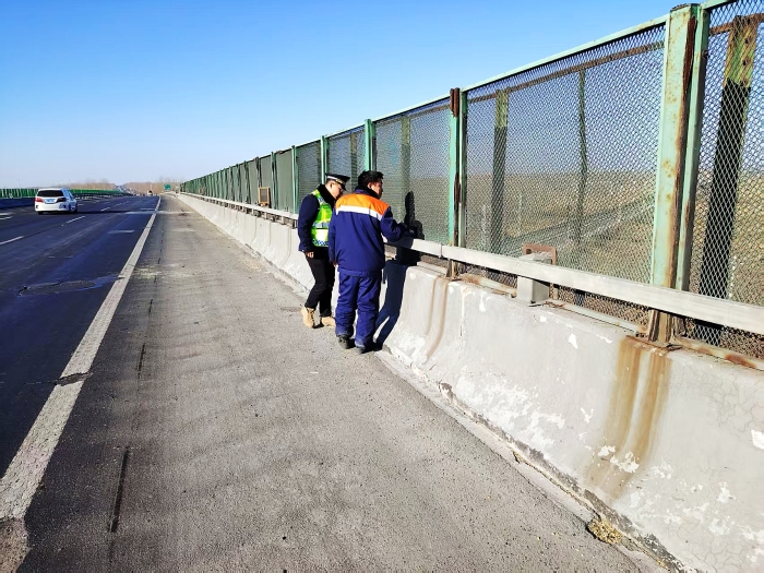 2025.12.11开展沿线铁路桥联合排查