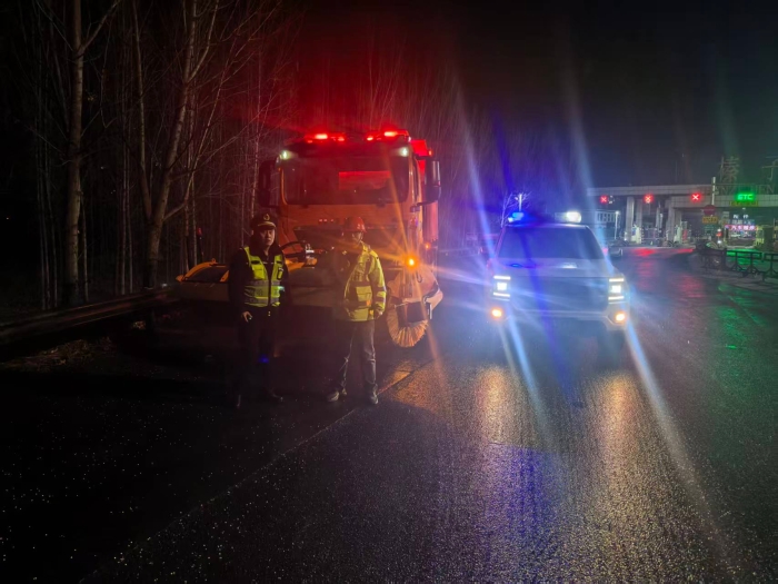 2025.12.23闻雪而动护畅通