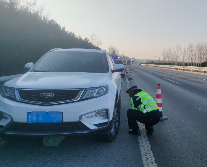 2025.12.29协助遇困车辆快速排障