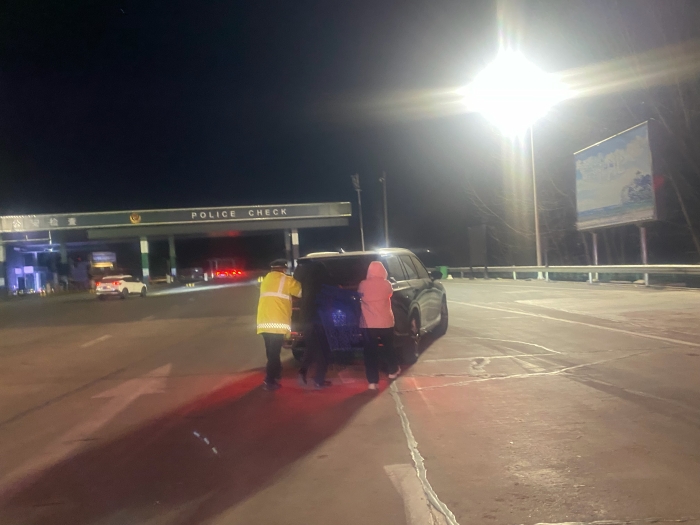 2.13秦北站收费四班合力推车