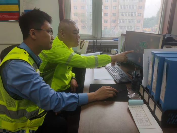 2026.5.21溯源追责护司乘 精准履职防损失——京秦分公司迁安保通保畅应急大队高效处置多起遗撒物事故
