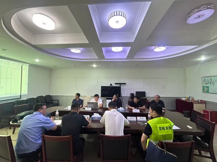 2026.7.24集团公司安全生产考核组到京秦分公司迁安保通保畅应急大队进行年中安全生产考核 (2)